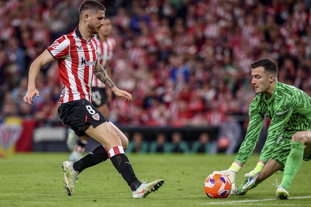 巴萨拒绝放人！吉罗纳想复制埃里克成功案例遭拒，卡萨斯留队发展